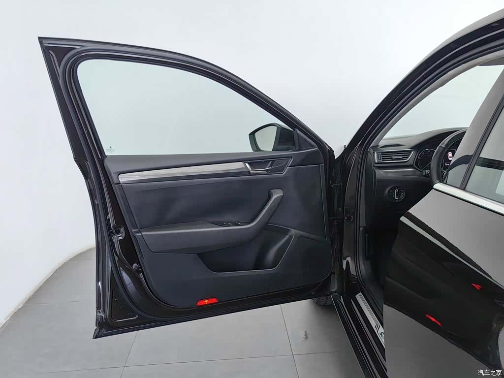 Skoda Superb, 2017 8