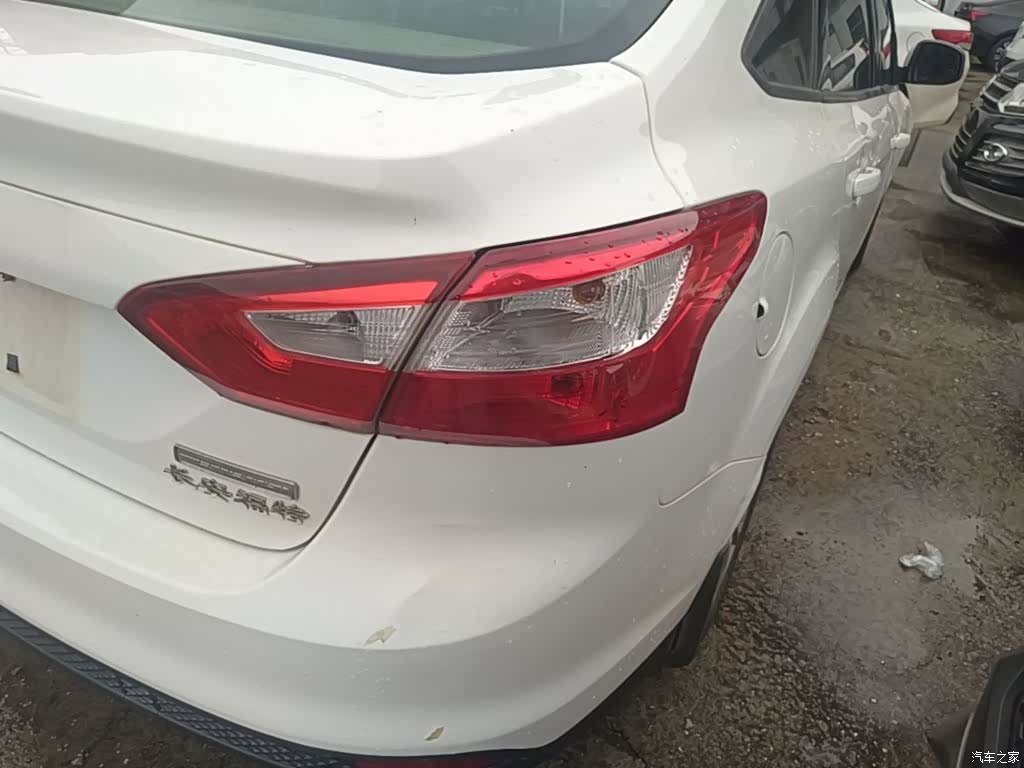 Ford Focus, 2014 8