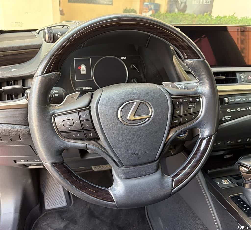 Lexus ES, 2019 7