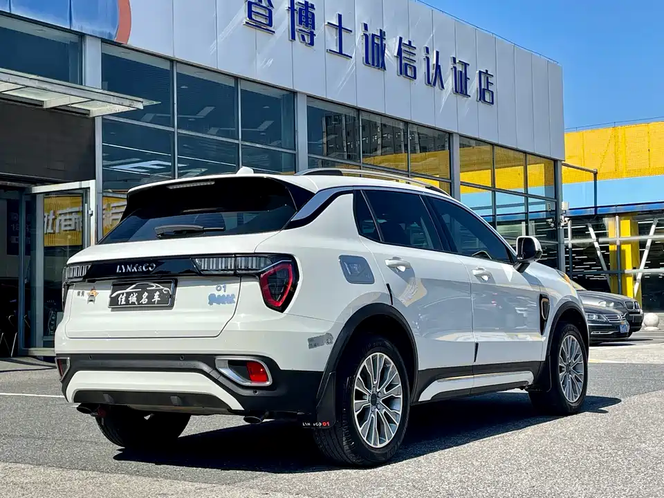 Lynk & Co 01