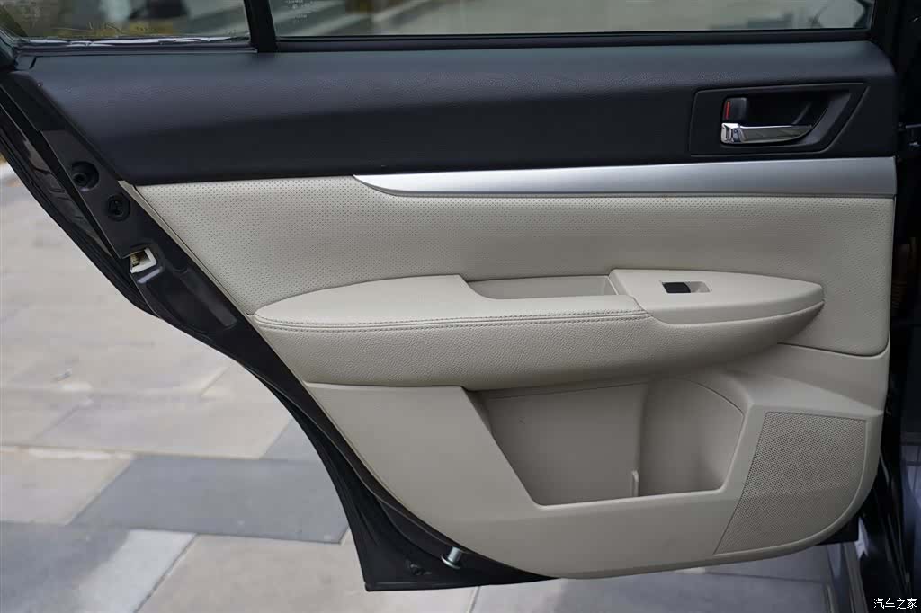 Subaru Legacy, 2011 18