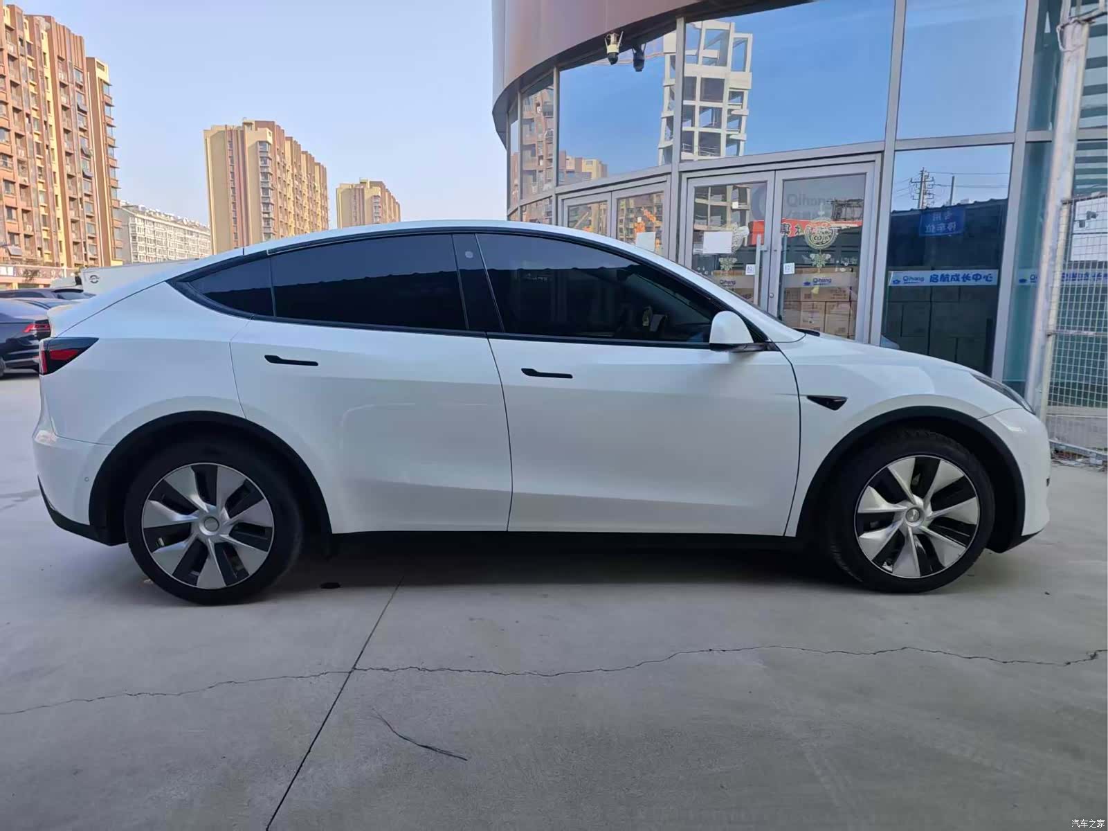 Tesla Model Y, 2021 6