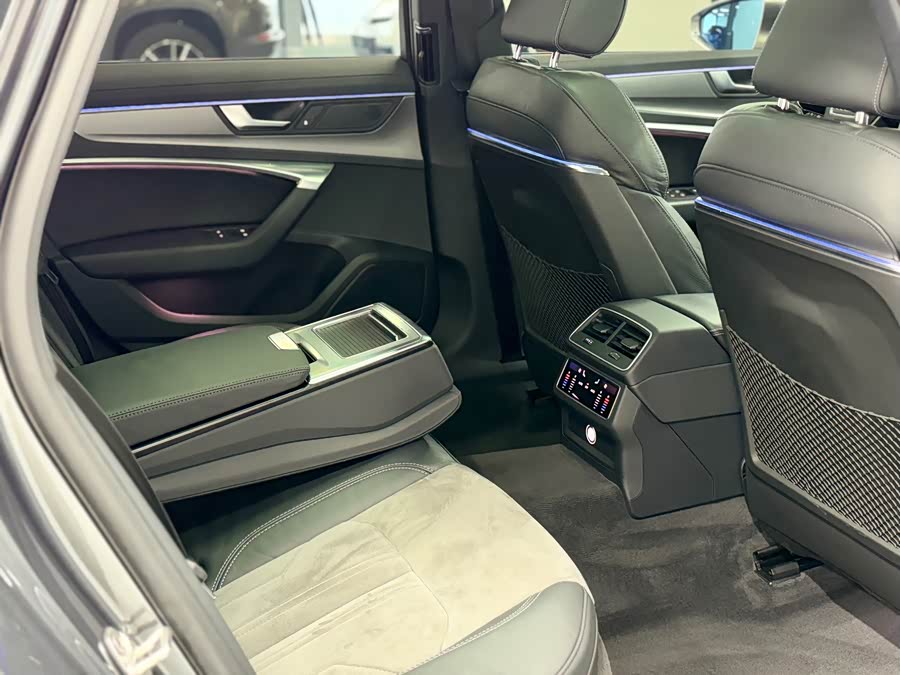 Audi A6L 2020, фото 14