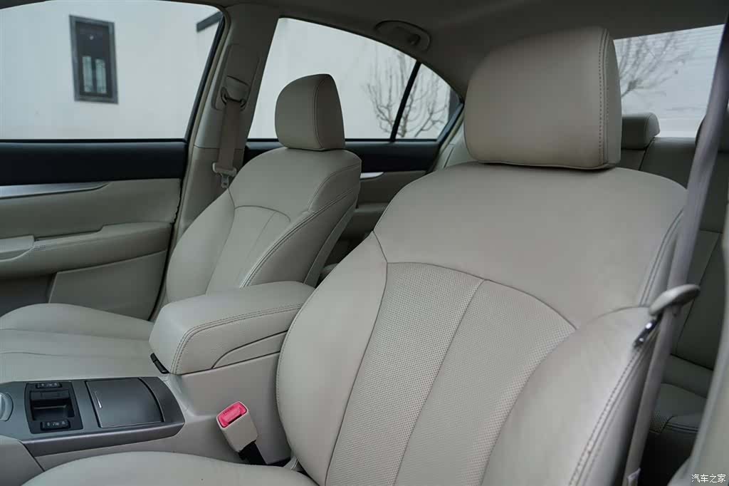Subaru Legacy, 2011 32