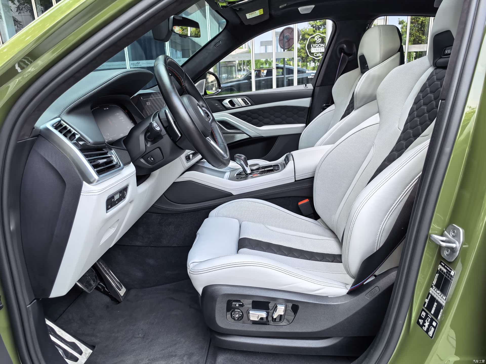 BMW X6, 2022 11