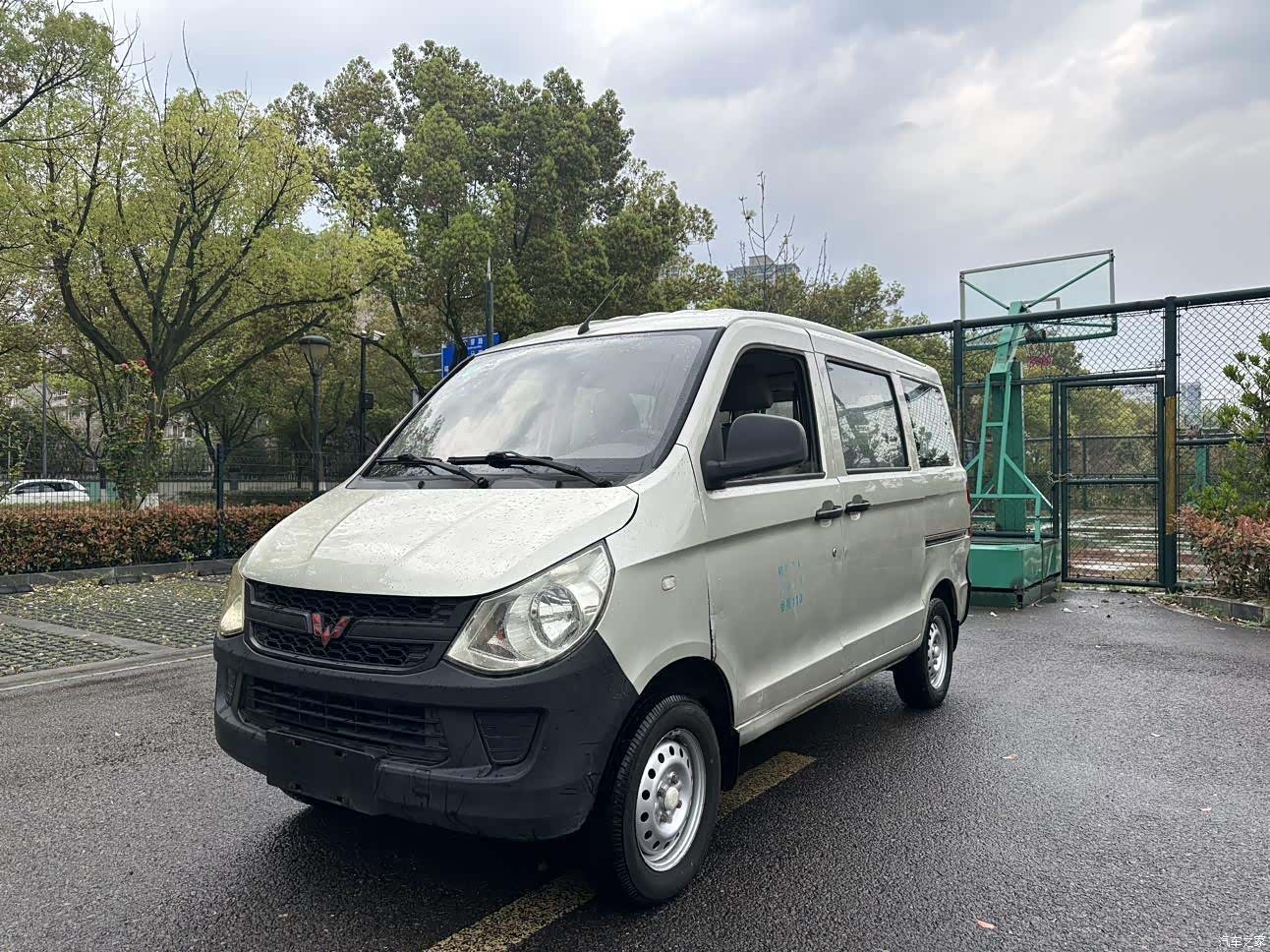 Wuling S, 2015 1