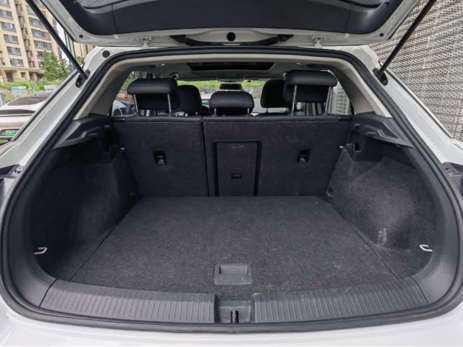 Volkswagen T-ROC exploring Songs