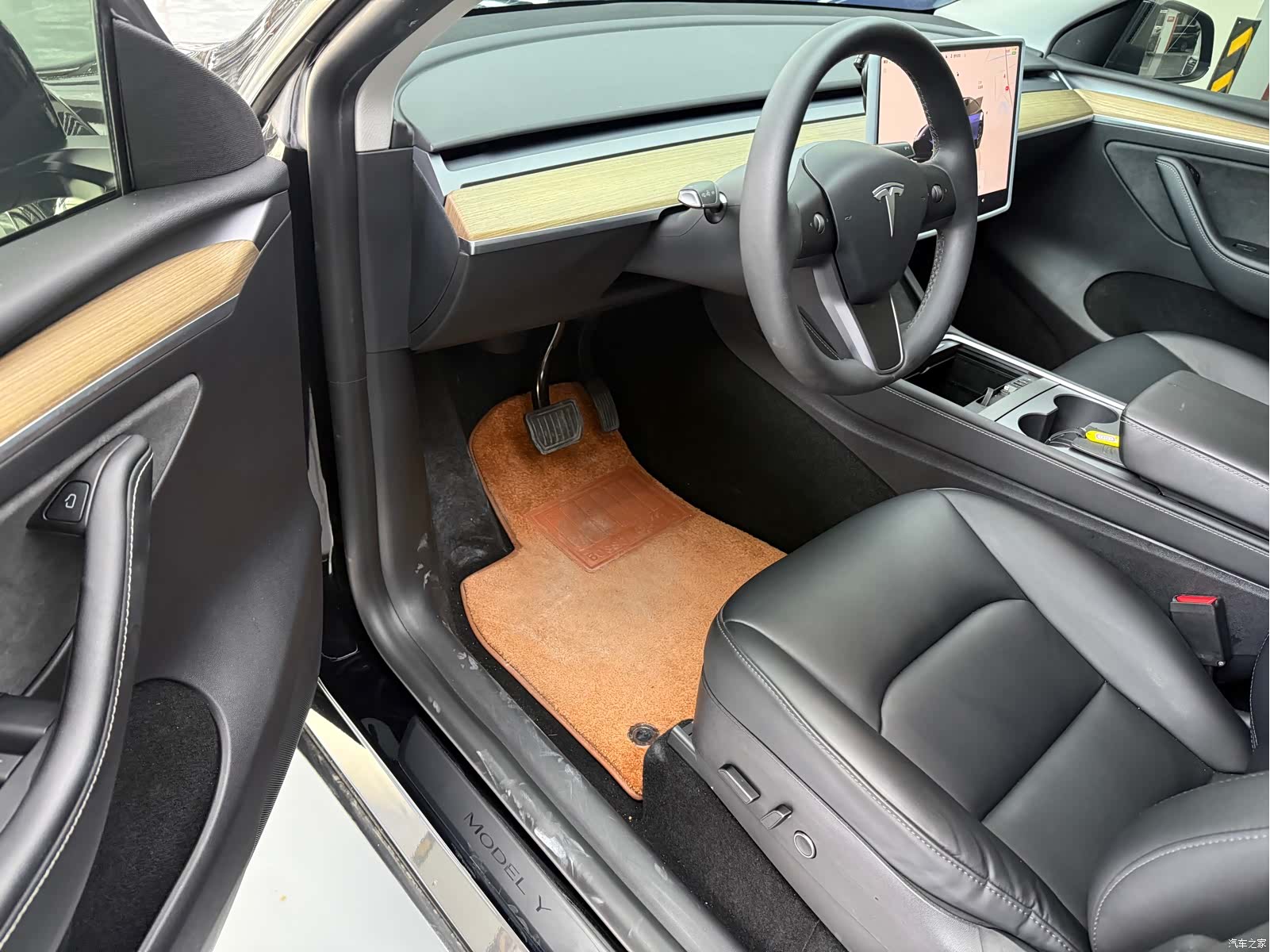Tesla Model Y, 2022 все фото