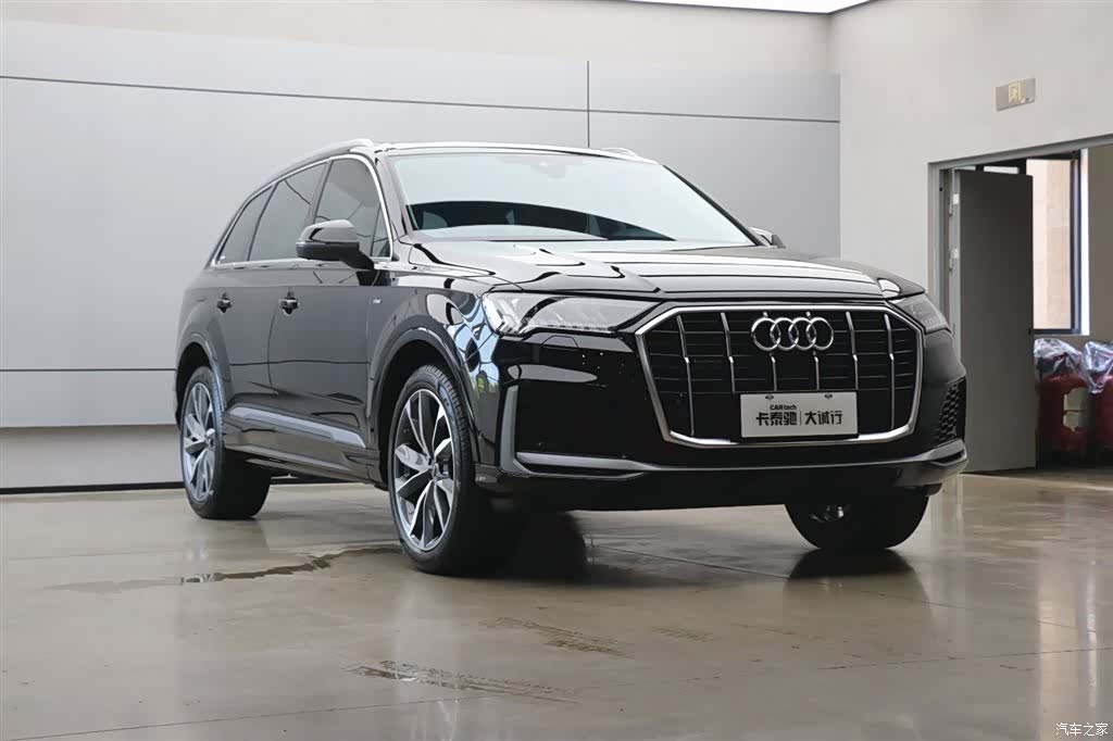 Audi Q7, 2023 33