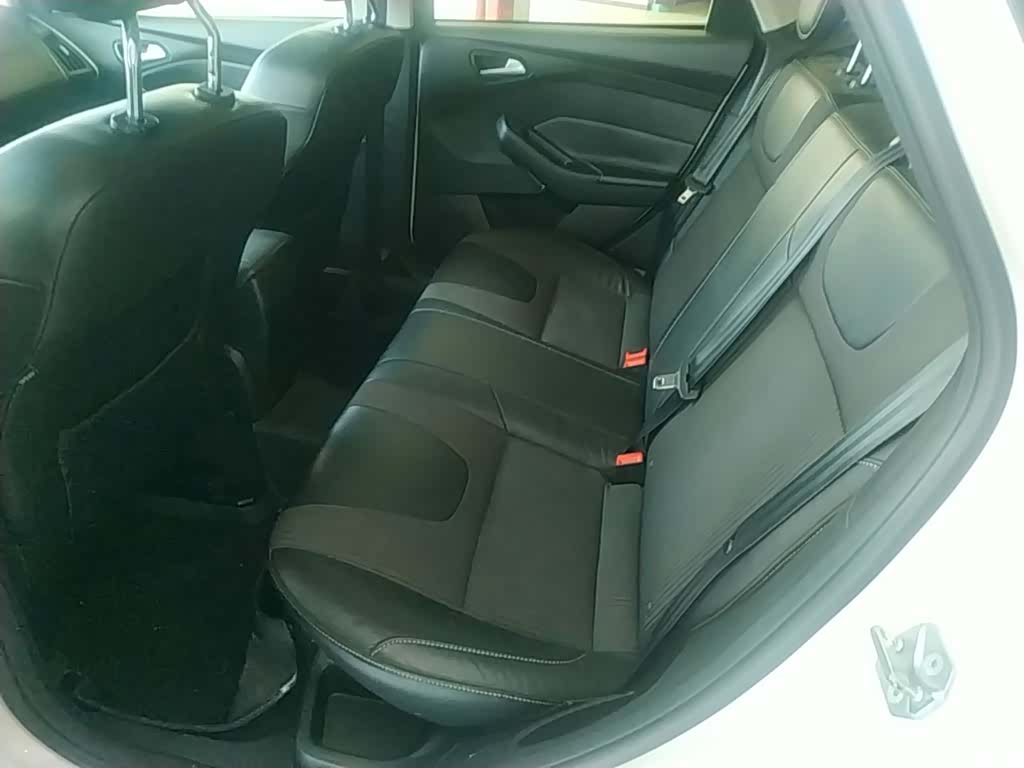 Ford Focus, 2015 17