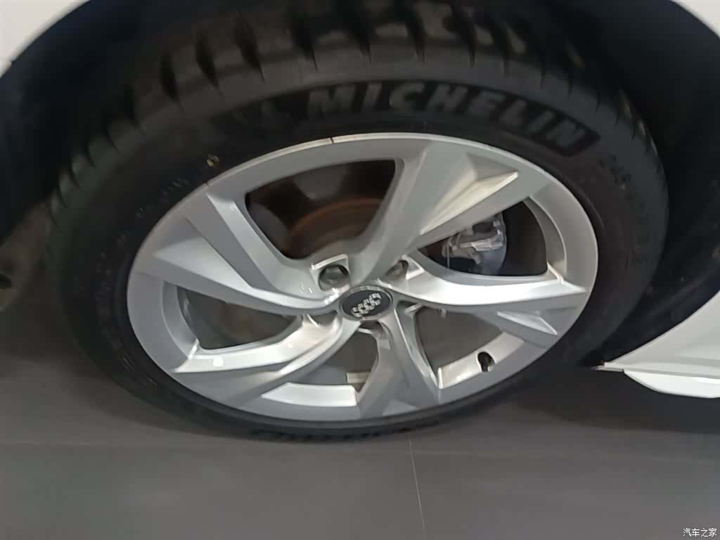 Audi A4L, 2021 23