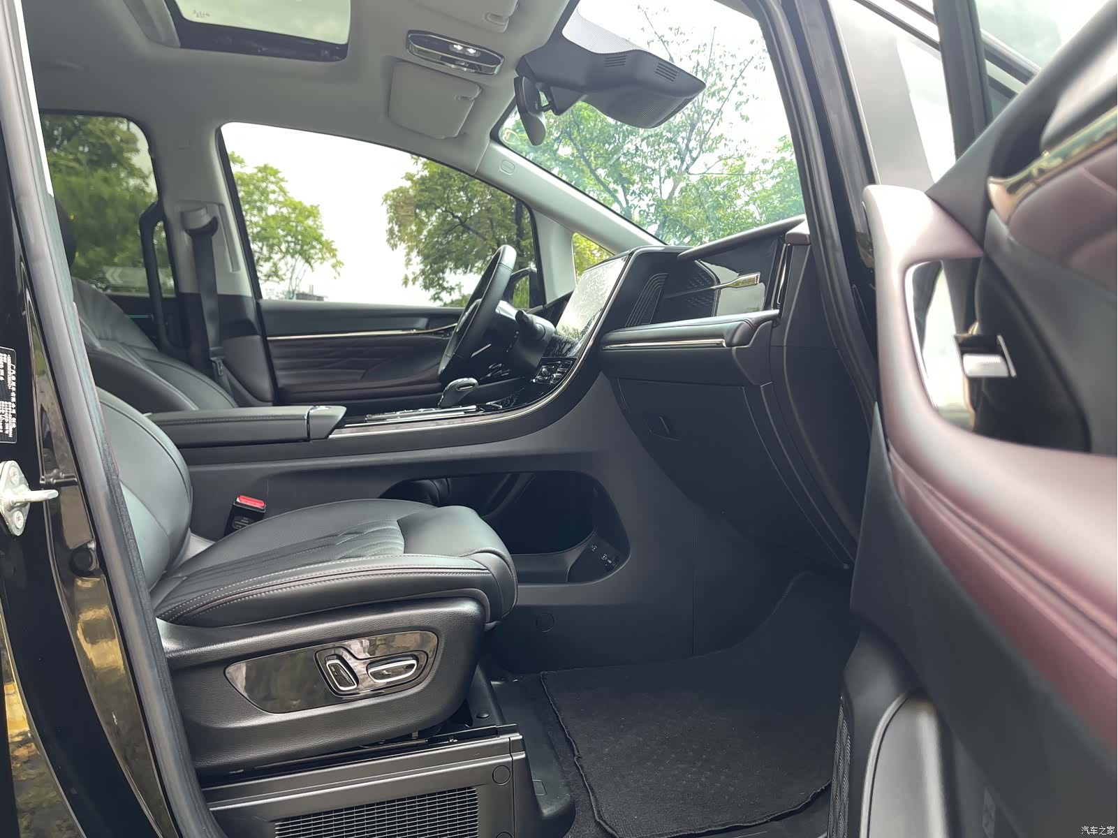 Trumpchi M8, 2024 13