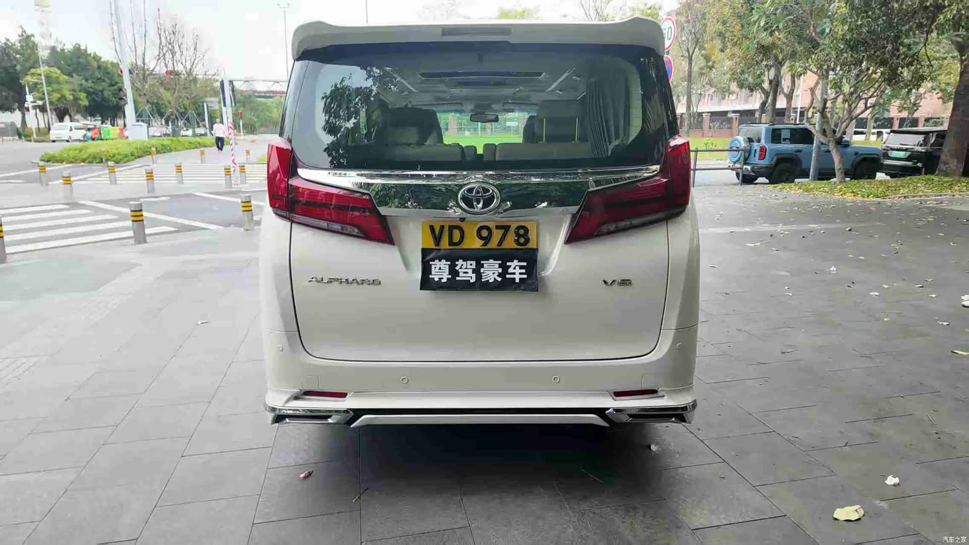 Toyota Alphard, 2017 8