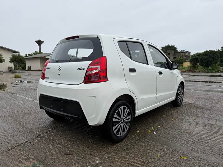 Suzuki ao tuo 2015 1.0L МКПП xian ding xing