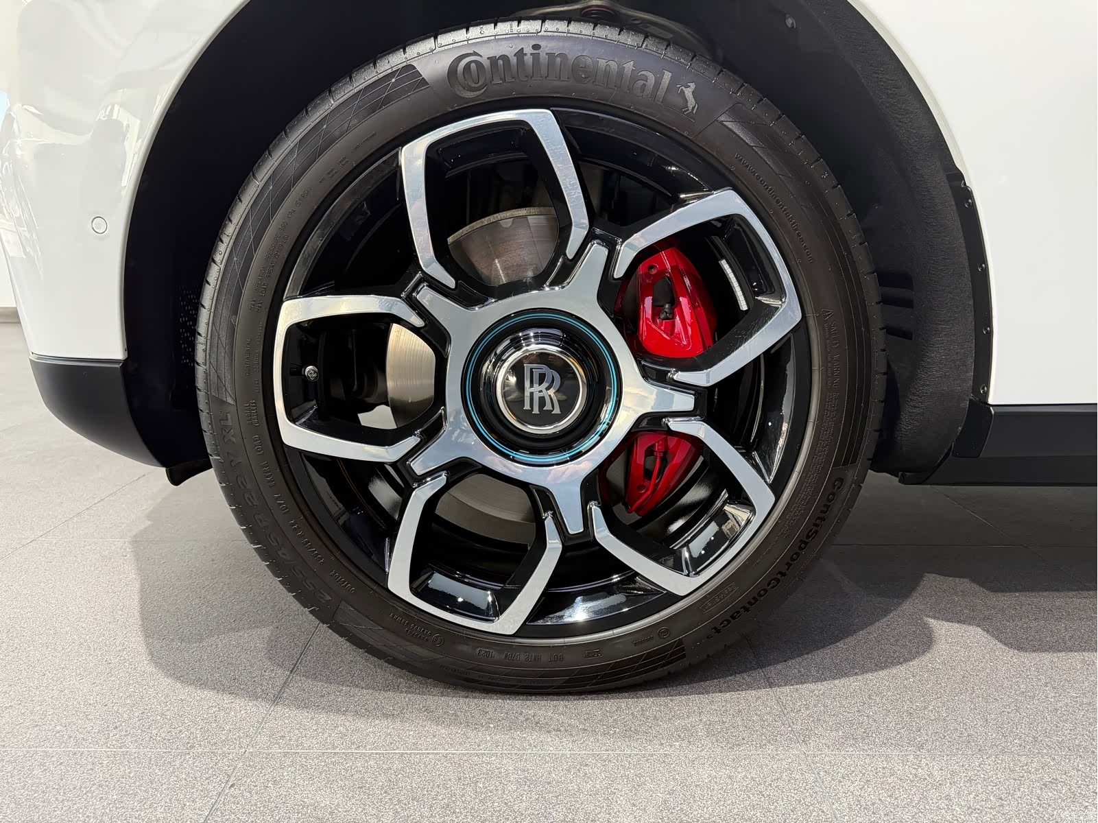 Rolls-Royce Cullinan, 2024 22