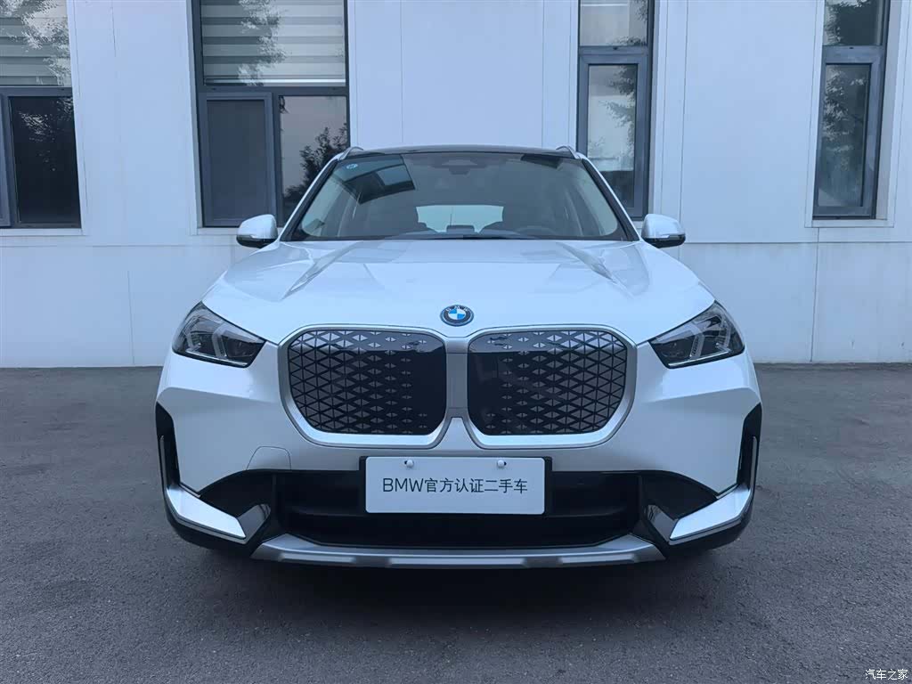 BMW iX1, 2025 2