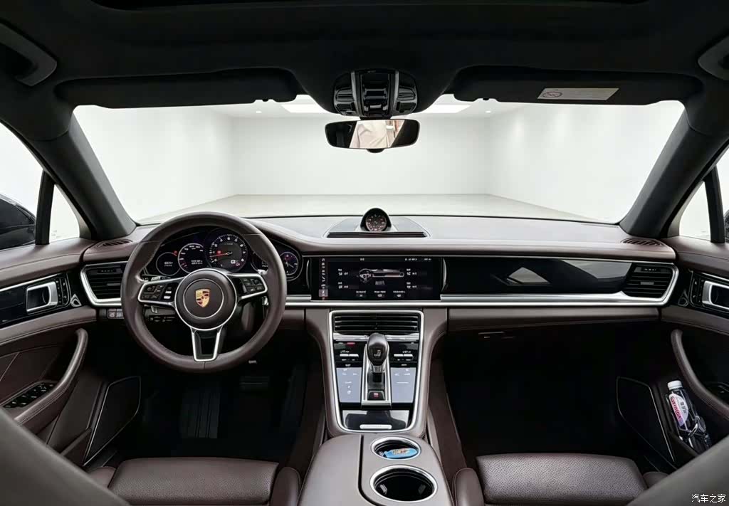Porsche Panamera, 2018 все фото
