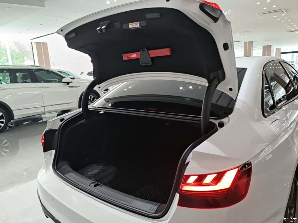 Audi A4L, 2023 19