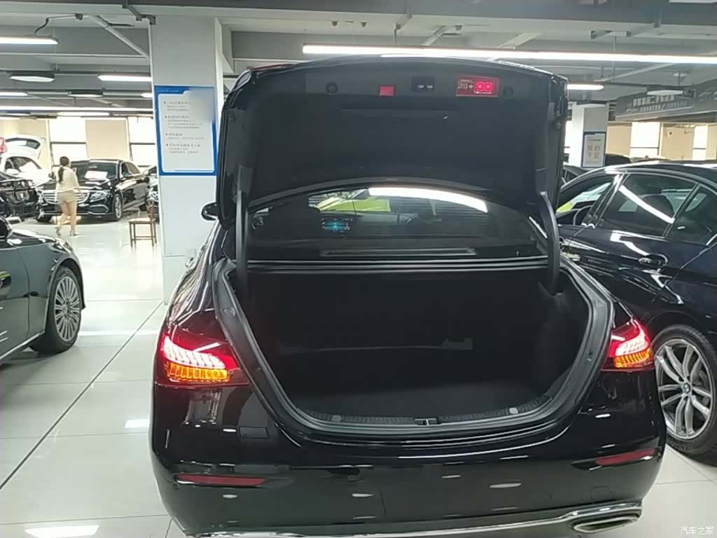 Mercedes-Benz E-Class, 2022 19