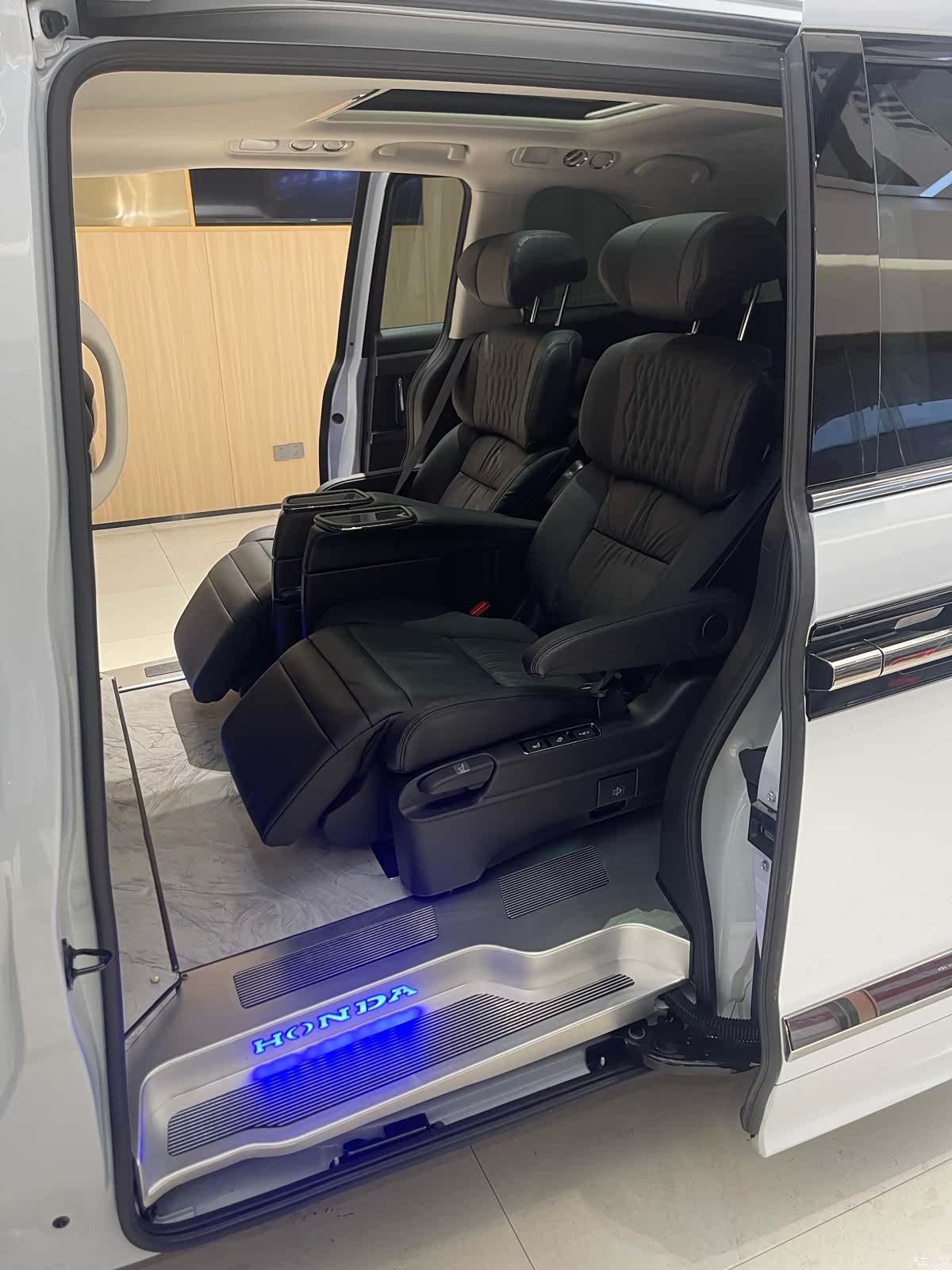 Honda Elysion, 2025 16