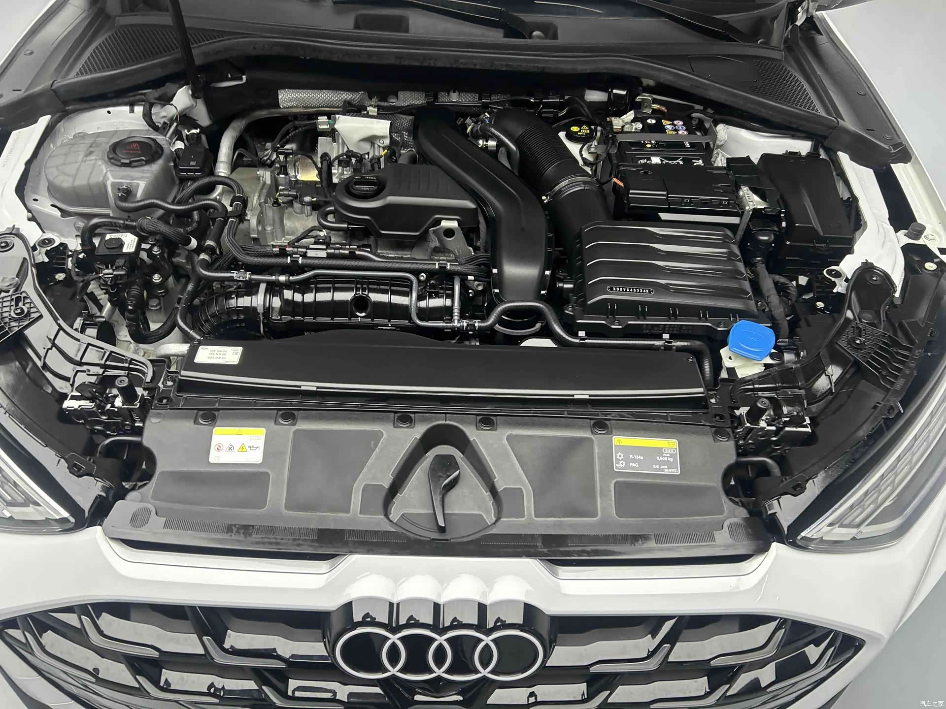 Audi Flying Spur, 2025 26