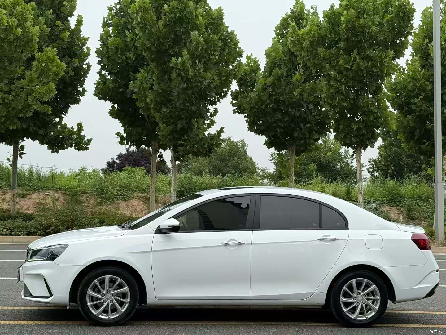 Geely Emgrand, 2021 3