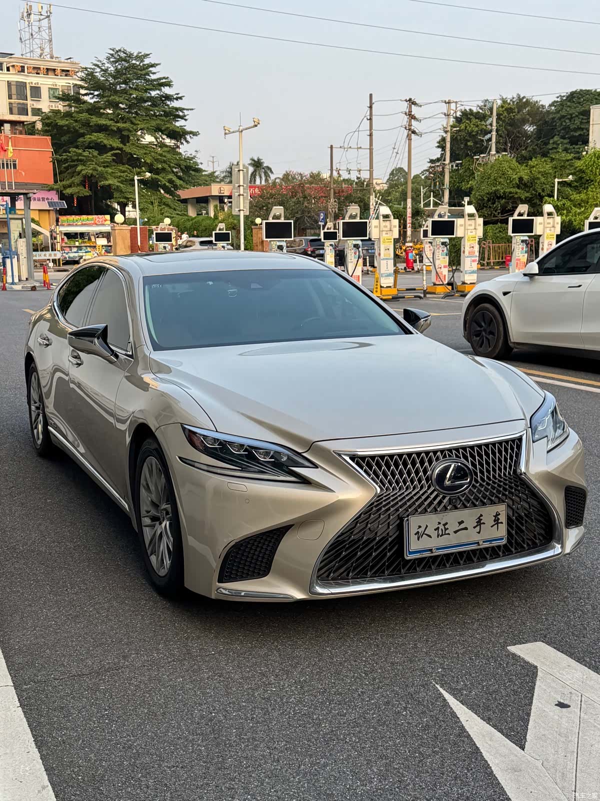 Lexus LS, 2019 3