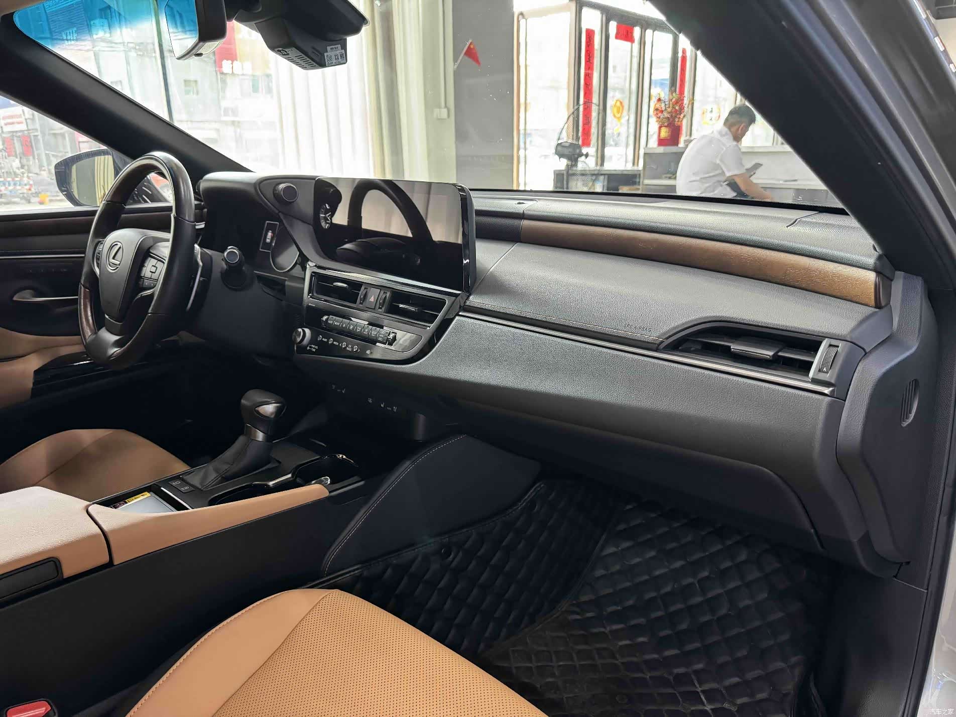 Lexus ES, 2023 7