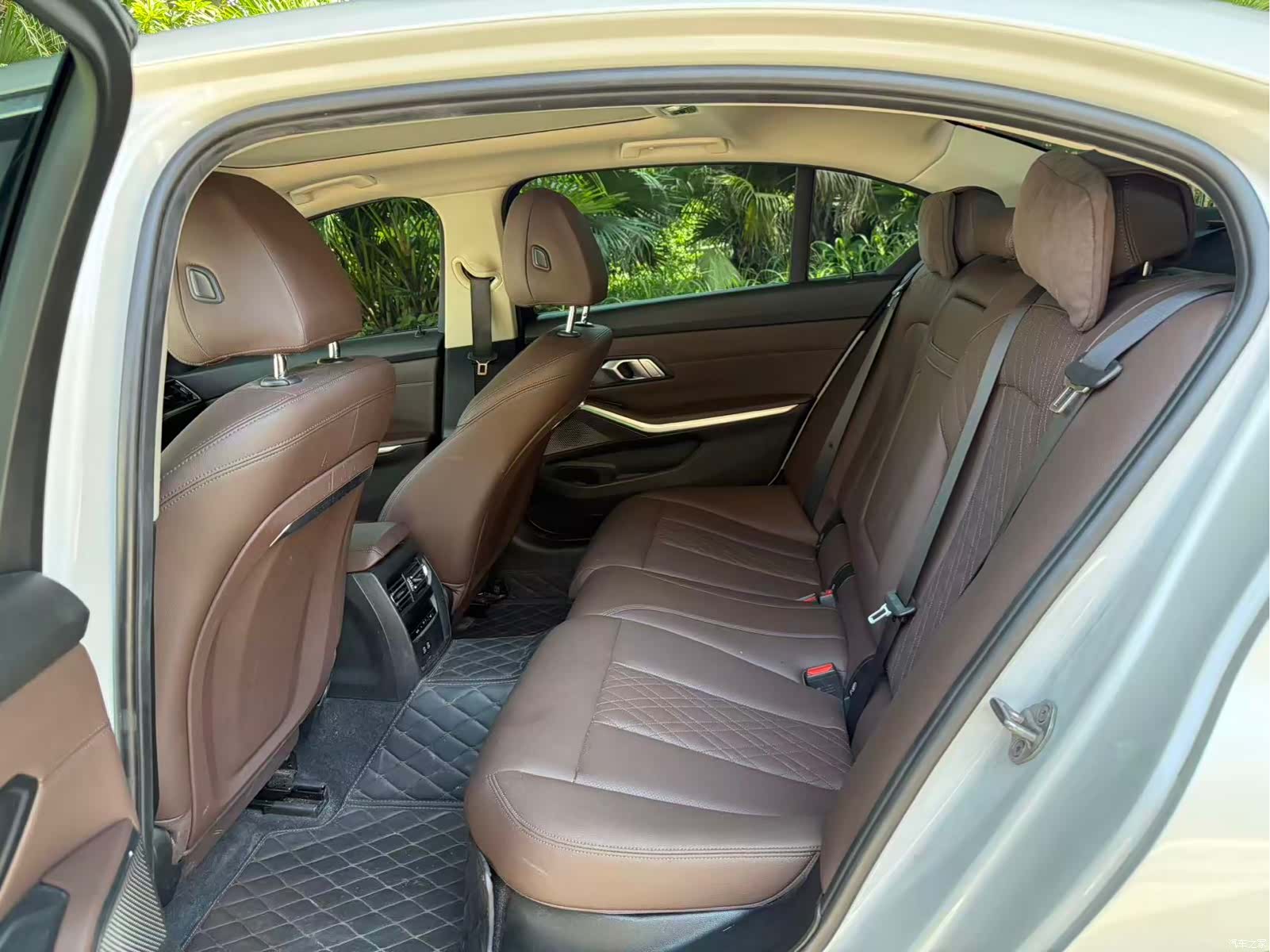 BMW 3 Series, 2023 все фото