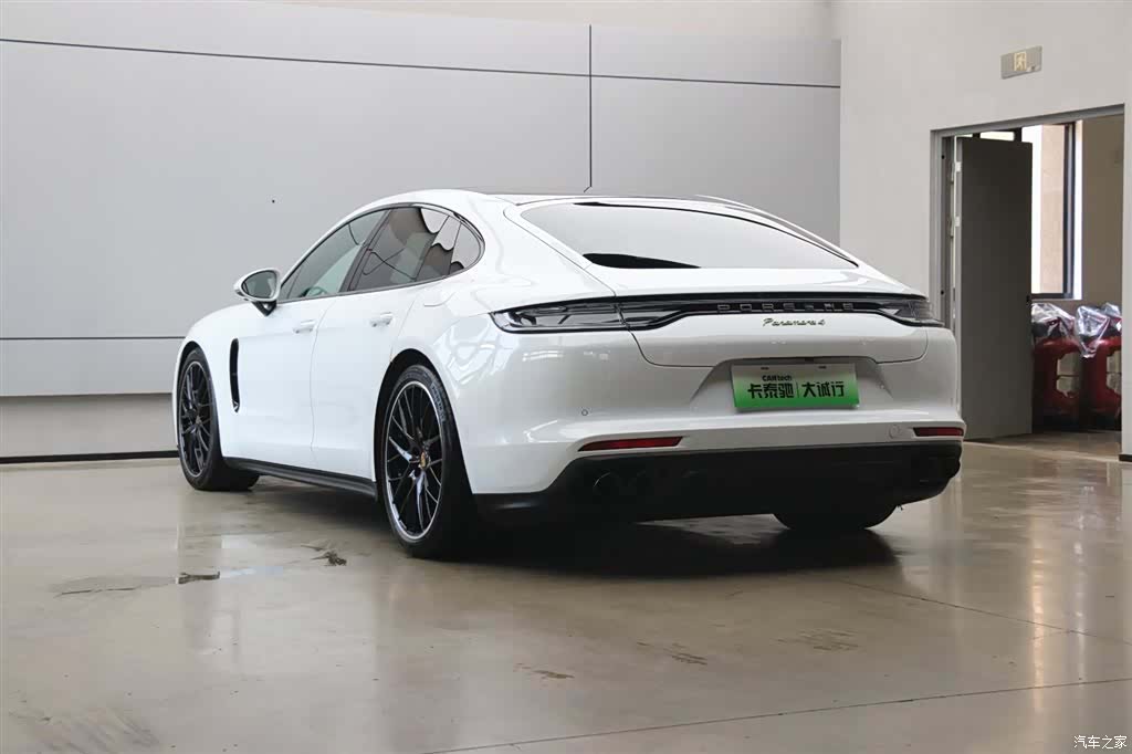Porsche Panamera, 2023 39