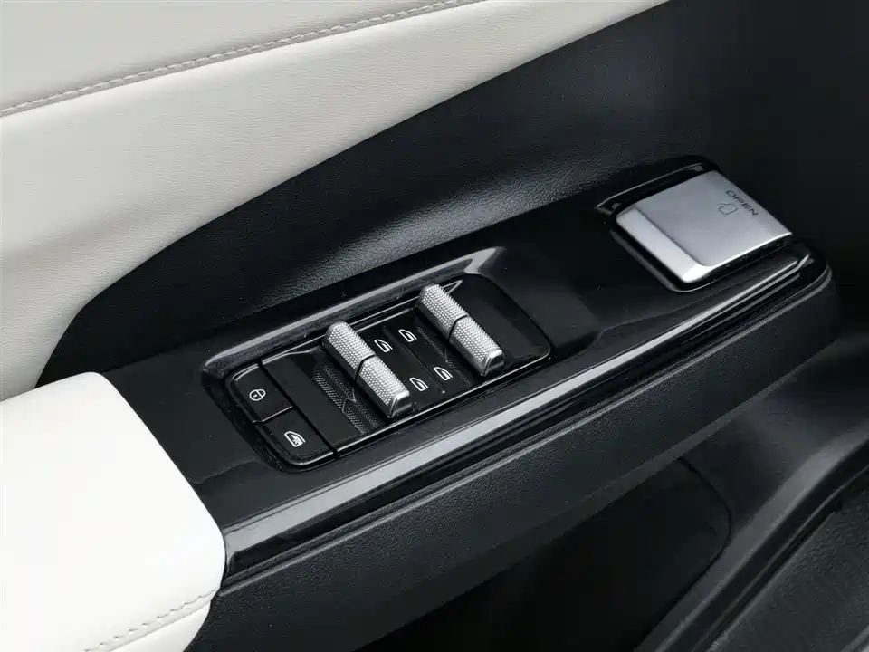 Geely Galaxy Galaxy L7