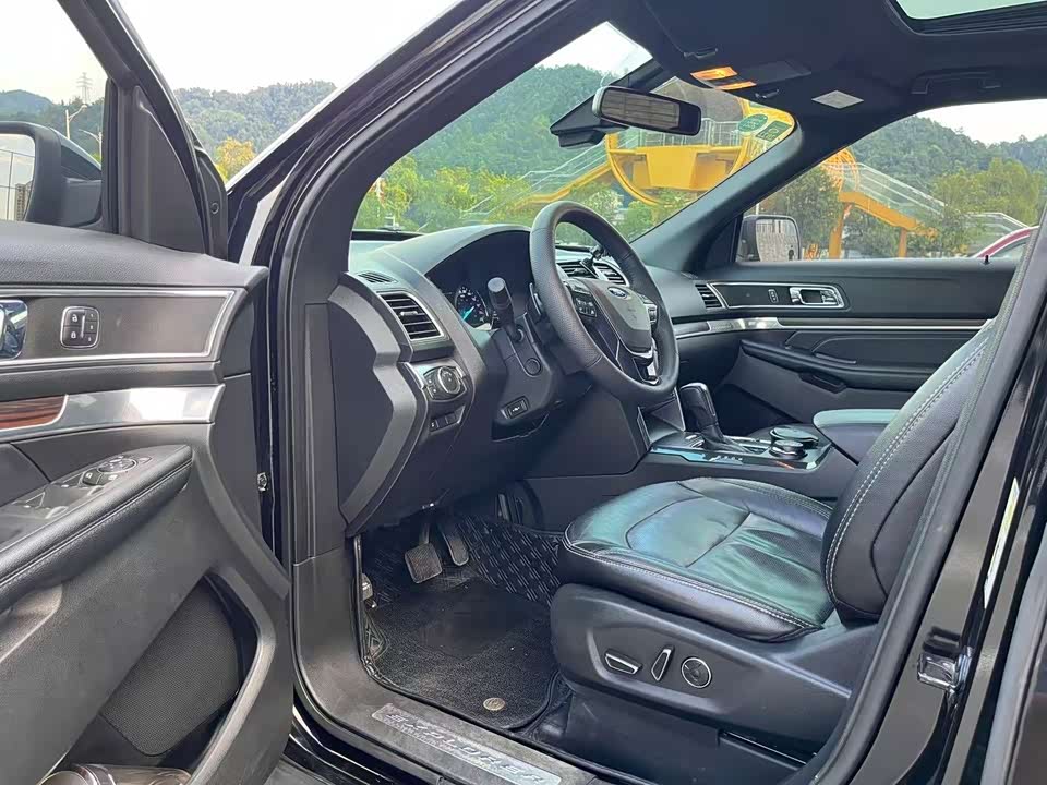 Ford Explorer Ford Explorer