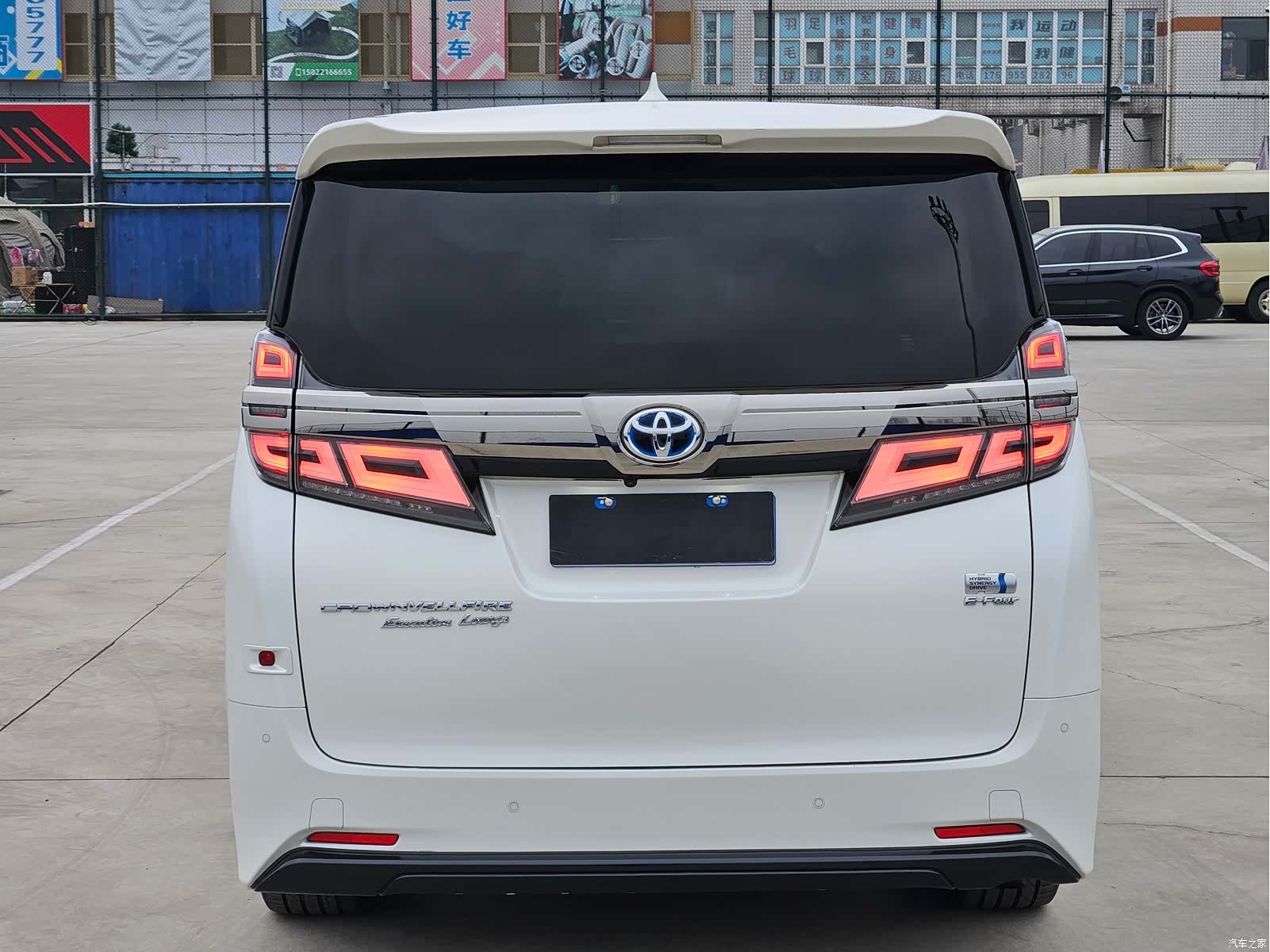 Toyota Vellfire, 2022 все фото