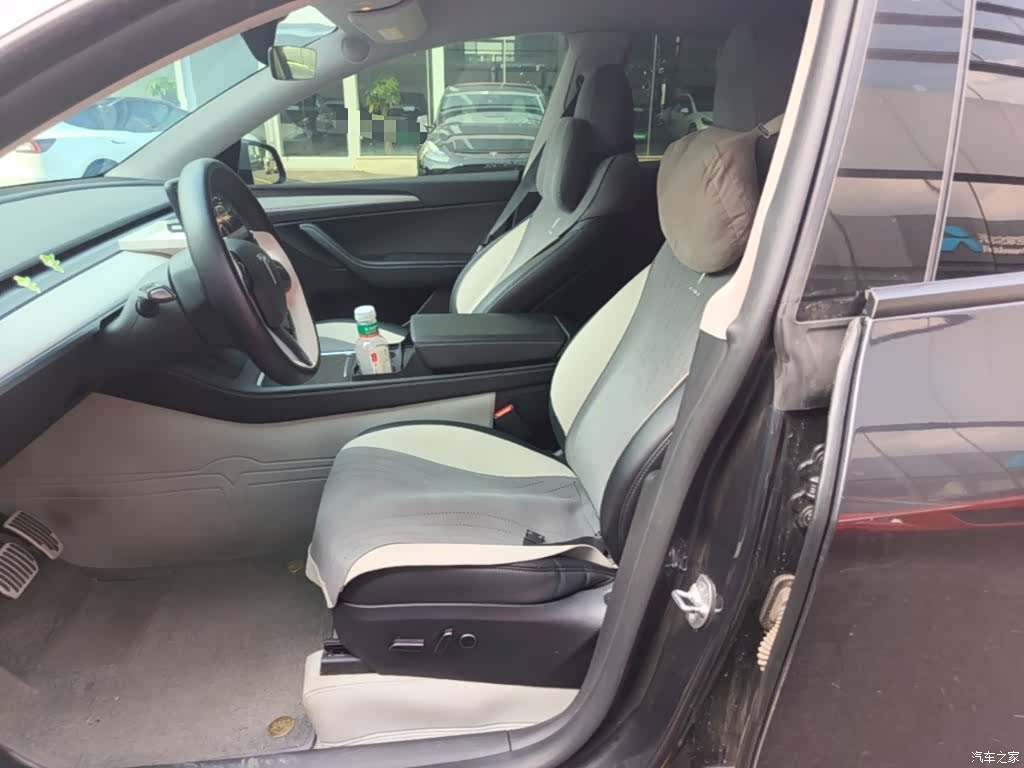 Tesla Model Y, 2024 15
