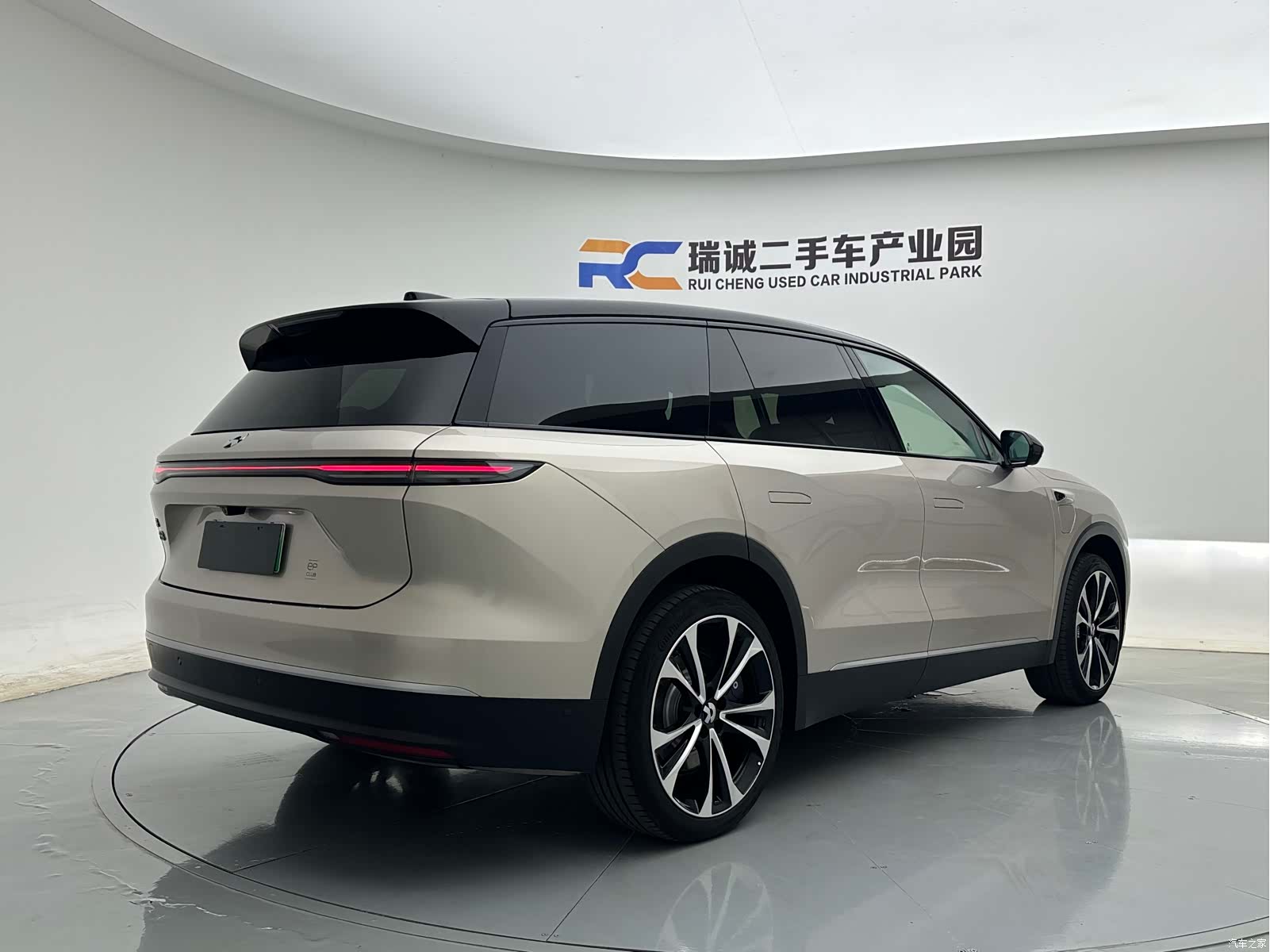 NIO ES8, 2023 4