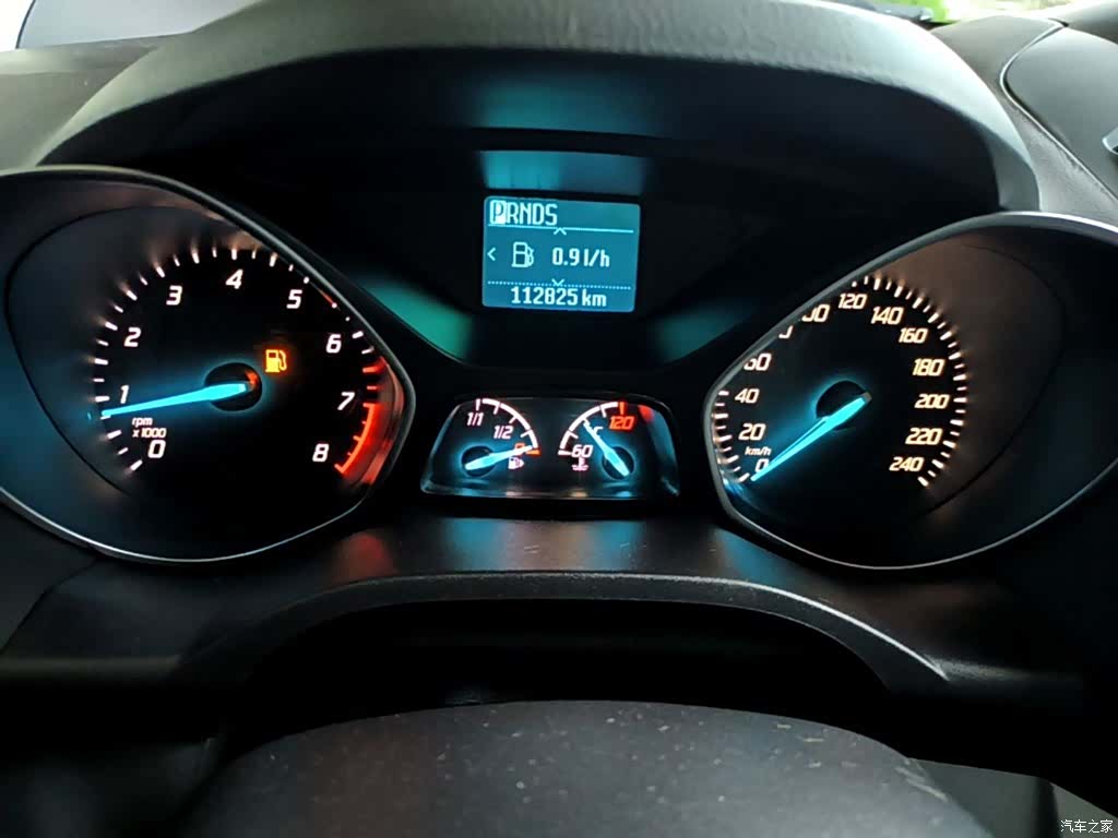 Ford Kuga, 2016 12