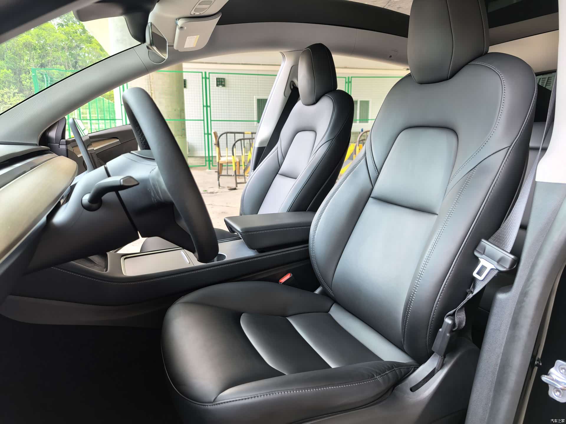 Tesla Model Y, 2021 все фото