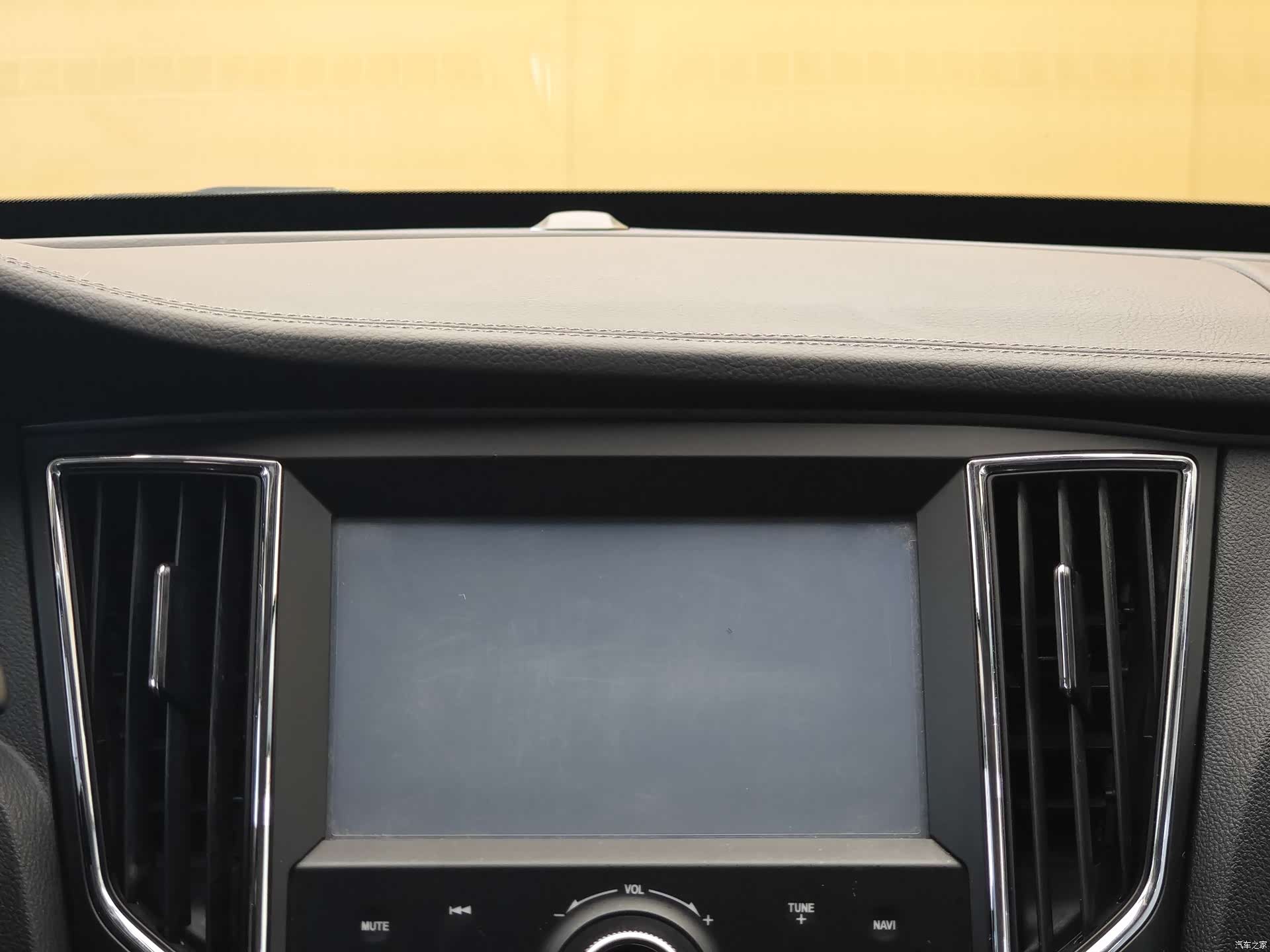 Zotye SR7, 2016 15
