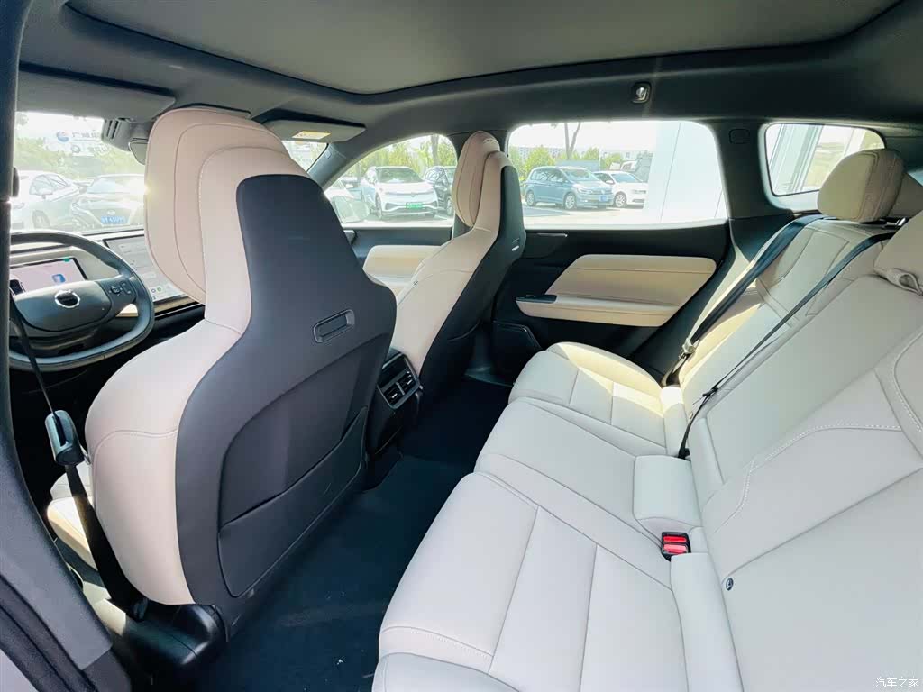 Volvo XC70, 2025 8