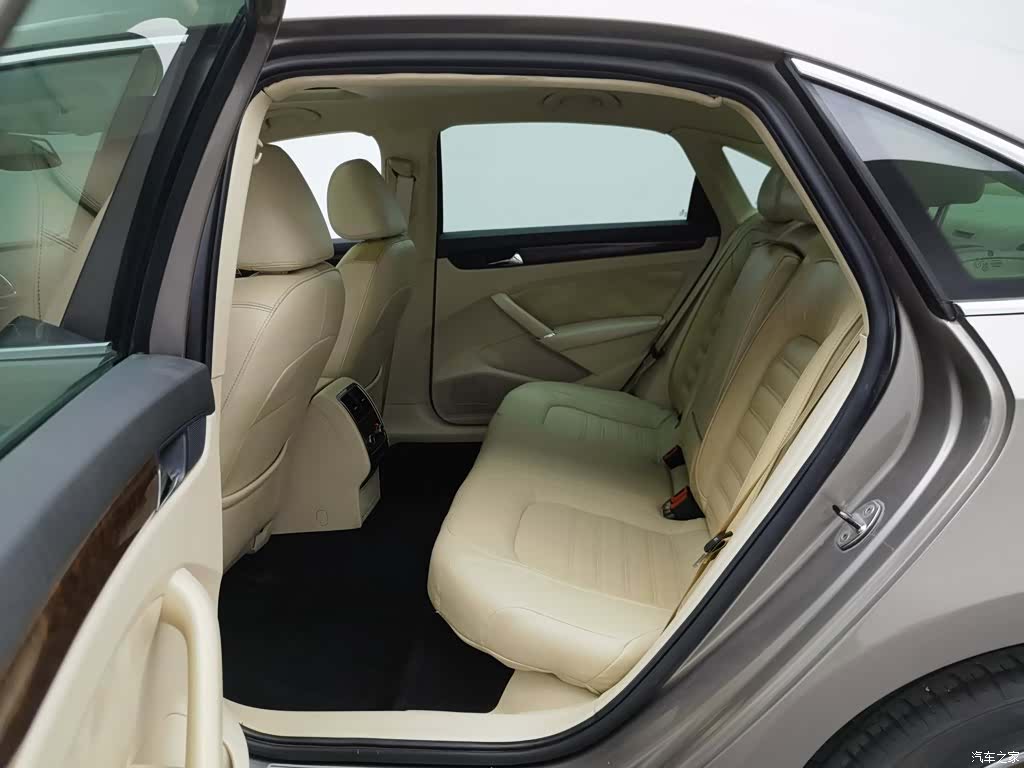 Volkswagen Passat, 2014 15