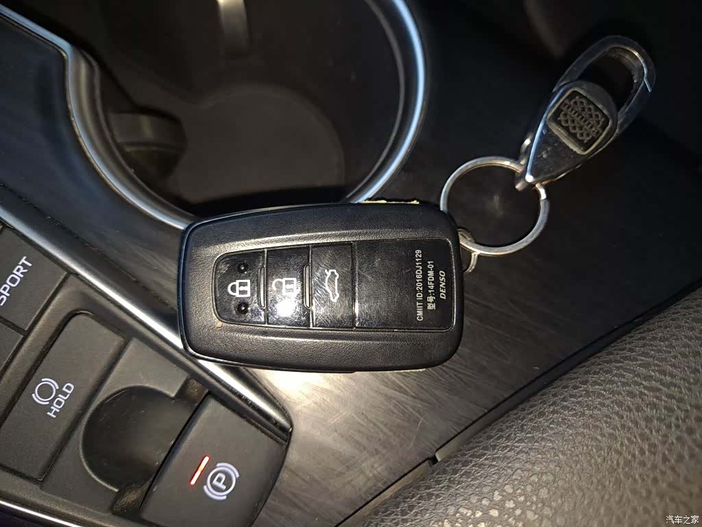 Toyota Camry, 2023 18