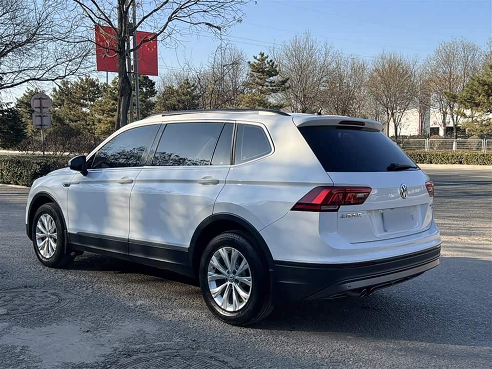 Volkswagen Tiguan L