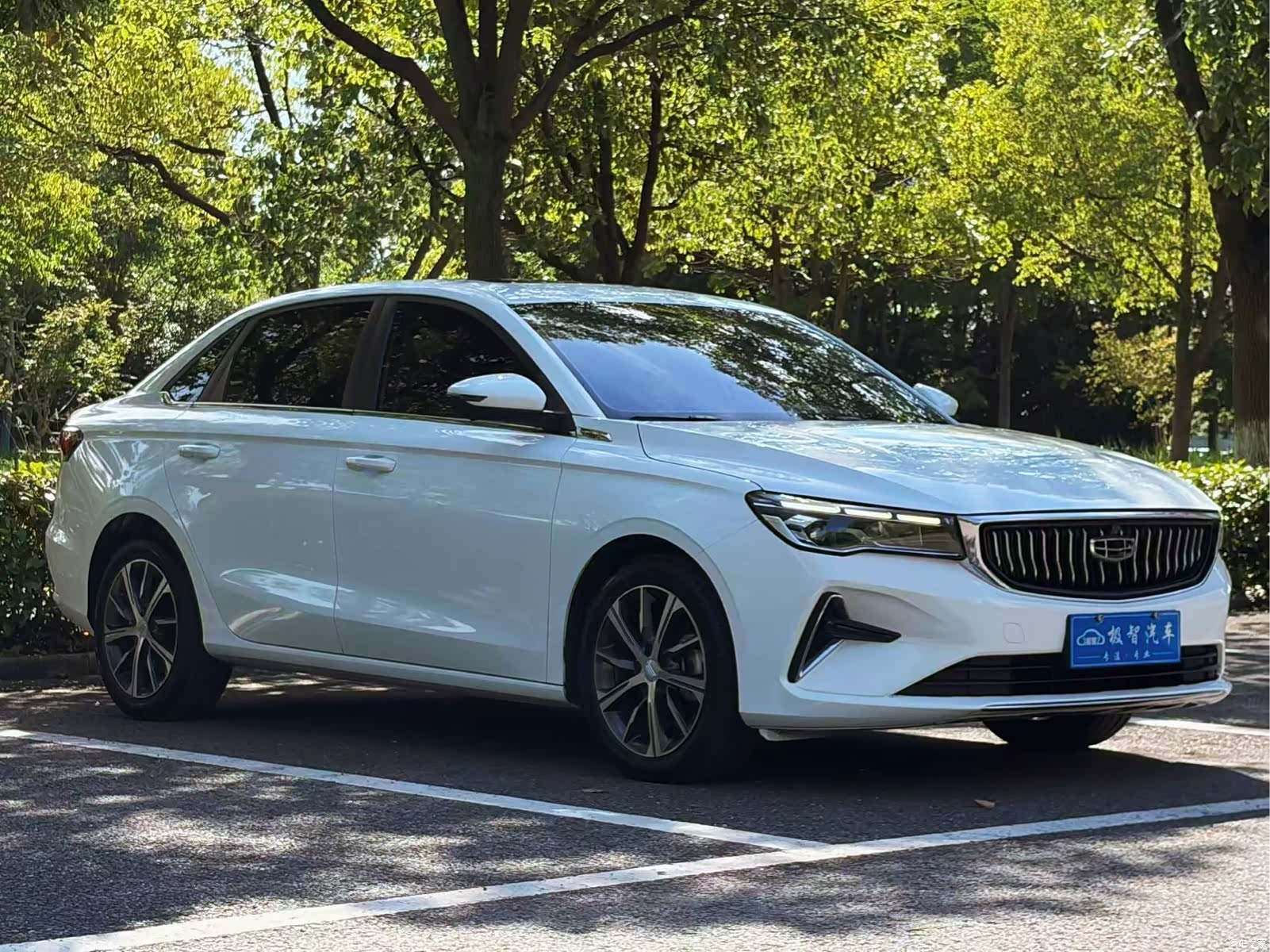 Geely Emgrand, 2022 3