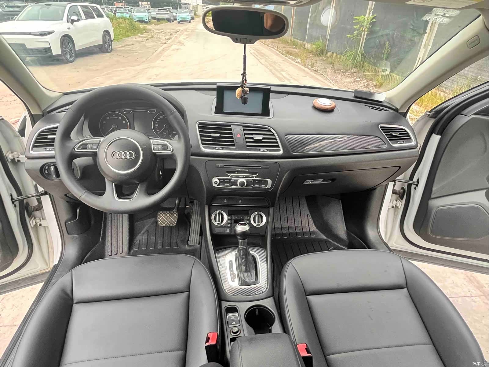 Audi Q3, 2015 11