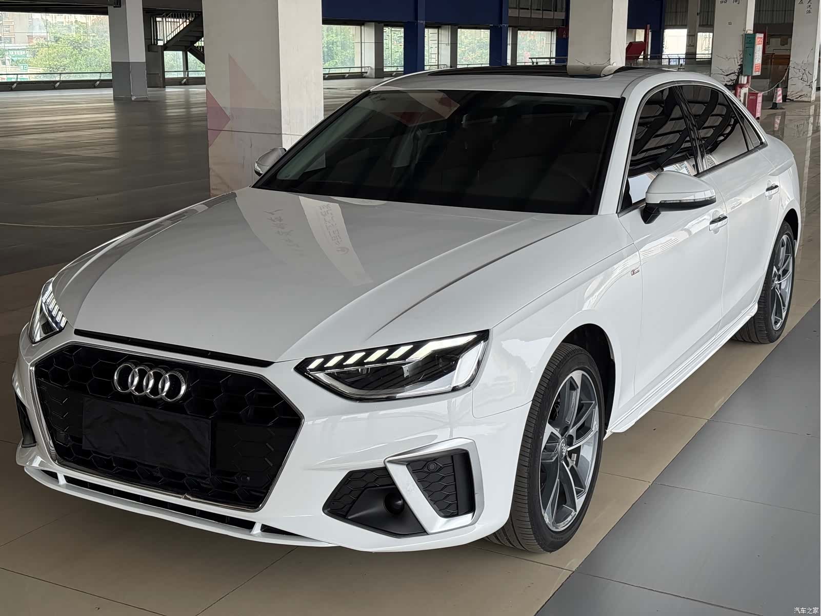 Audi A4L, 2021 1