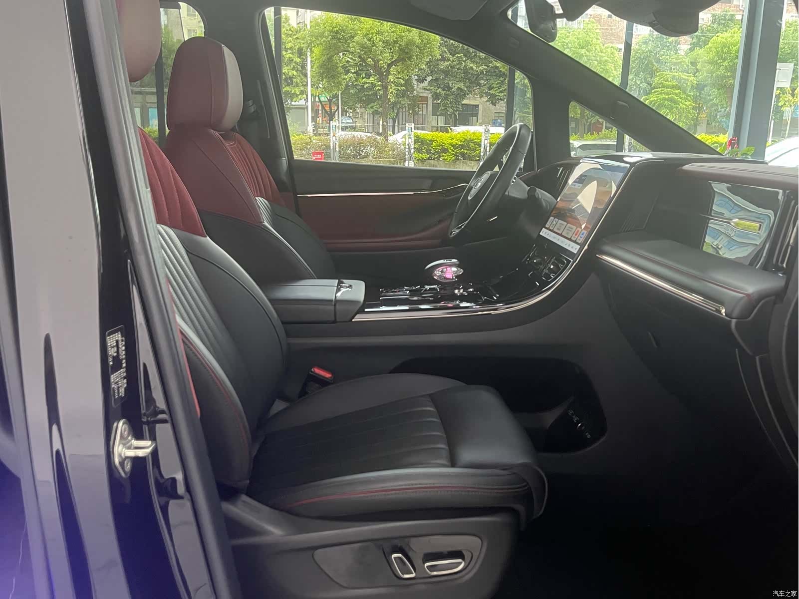 Trumpchi M8, 2024 16