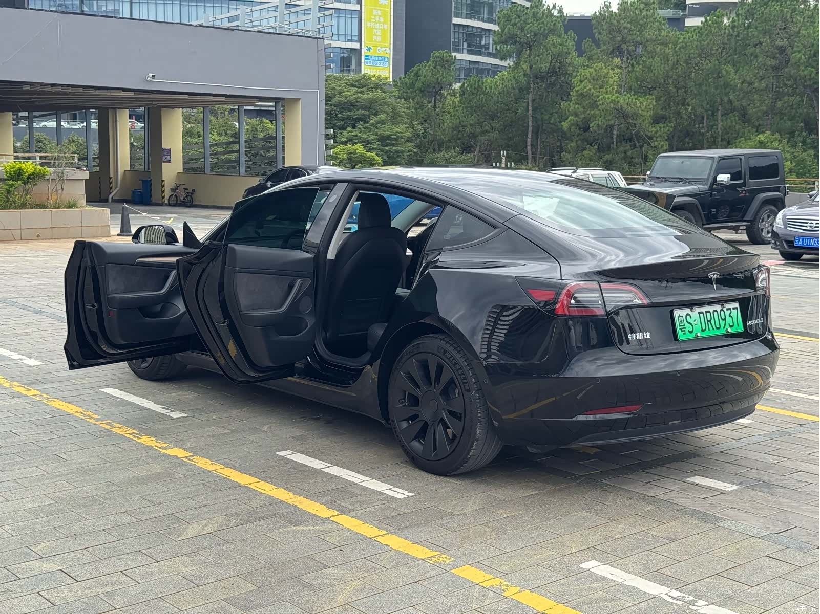 Tesla Model 3, 2023 7