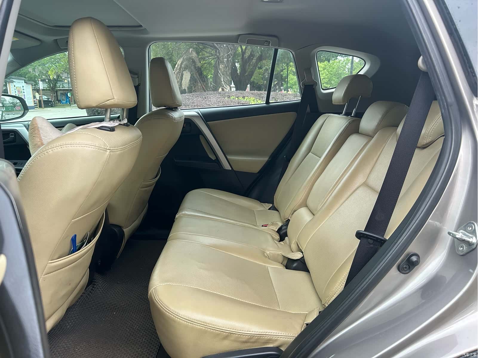Toyota RAV4, 2016 11