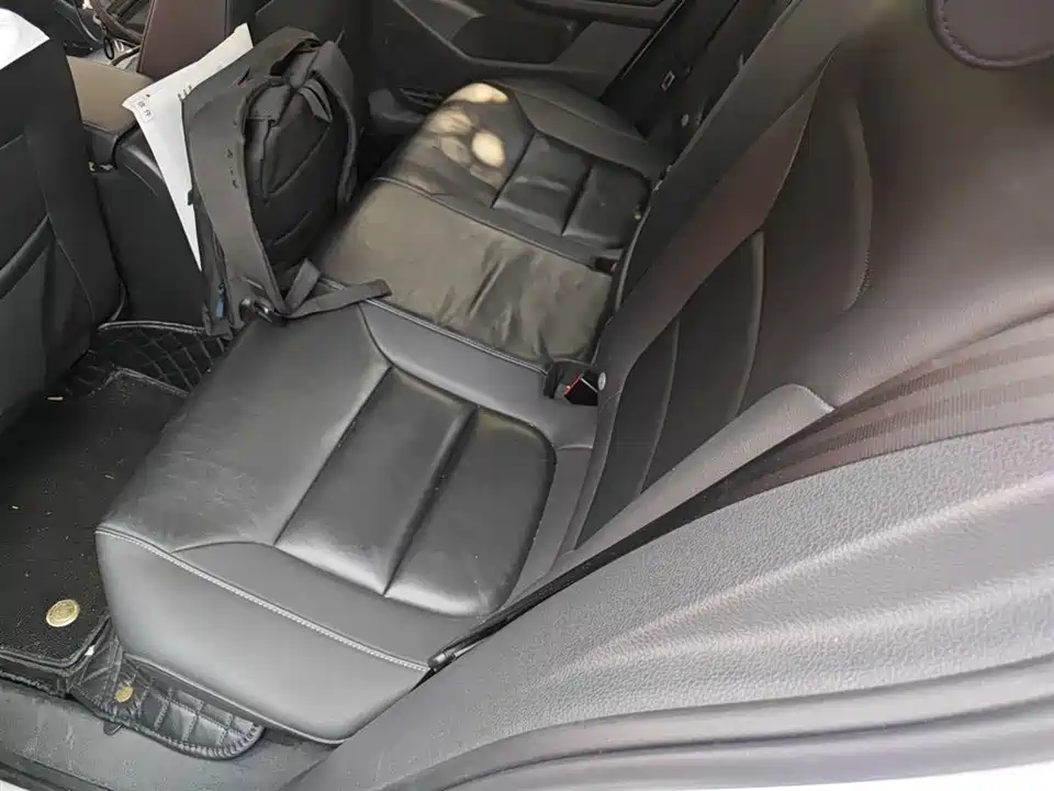 Volkswagen Sagitar Volkswagen Sagitar