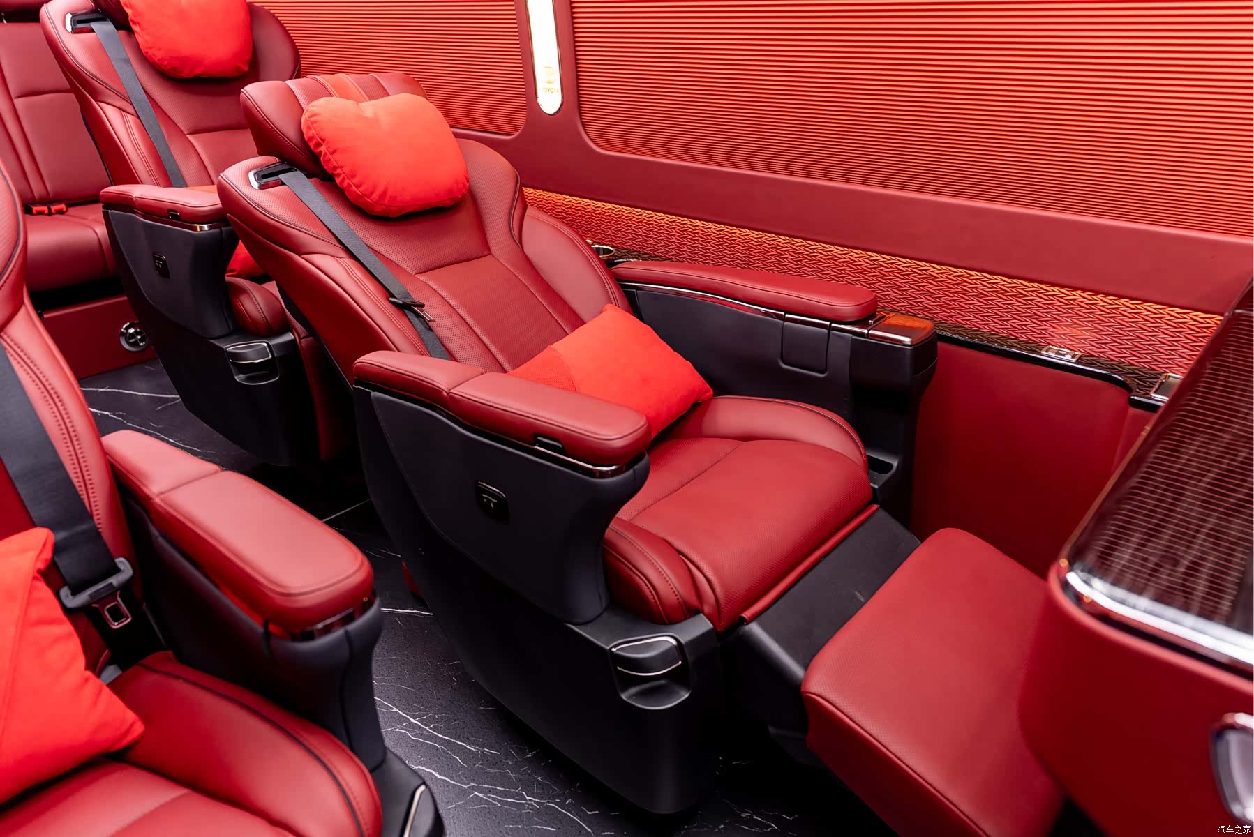 Toyota Coaster, 2025 31